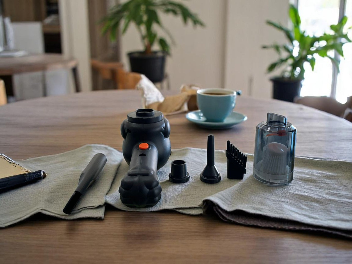 Black and Decker YT2041 4-in-1 Handheld Vacuum Cleaner