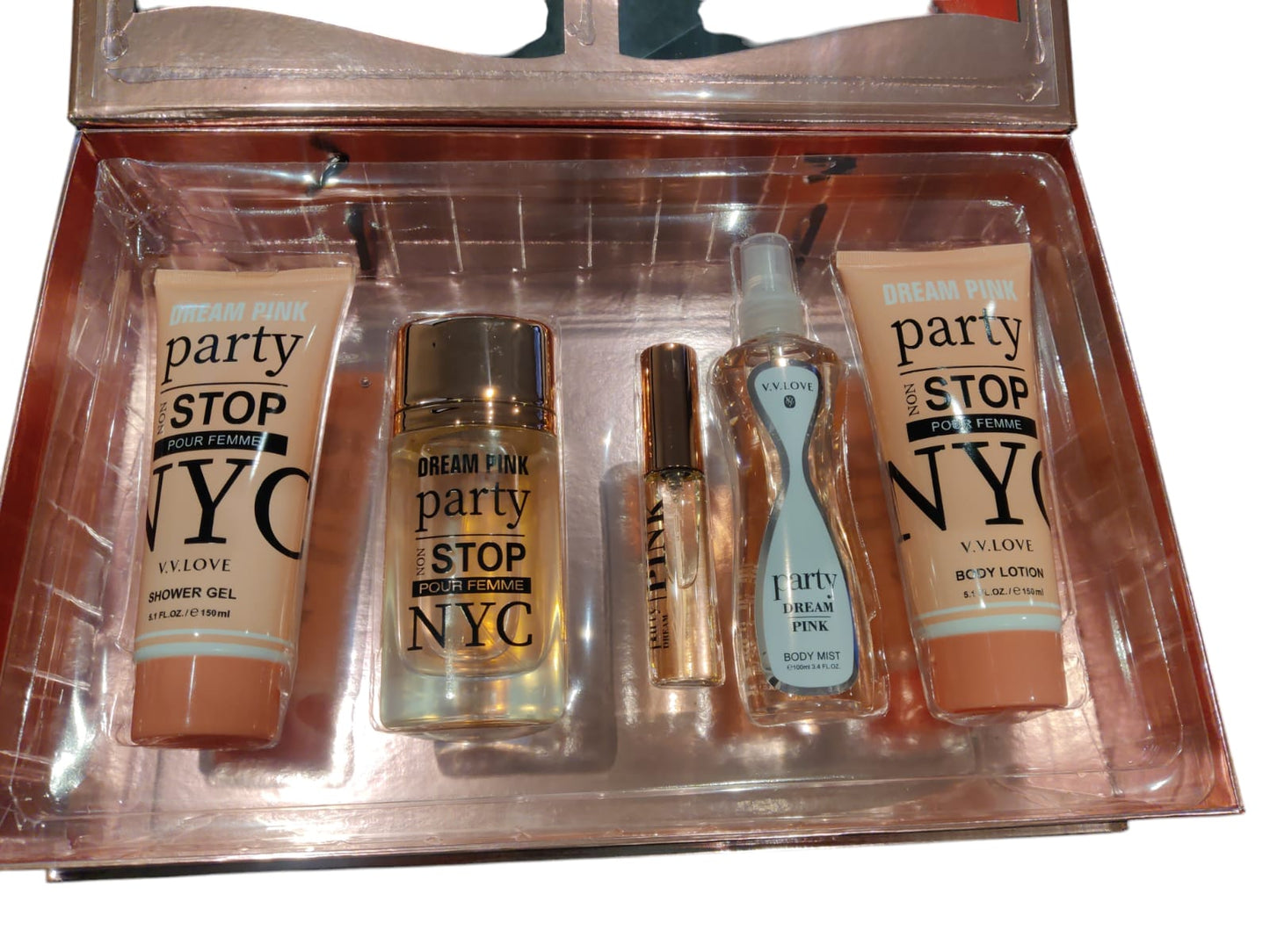 V.V. Love Dream Pink Party Stop NYC - 5 Piece Body Care Gift Set